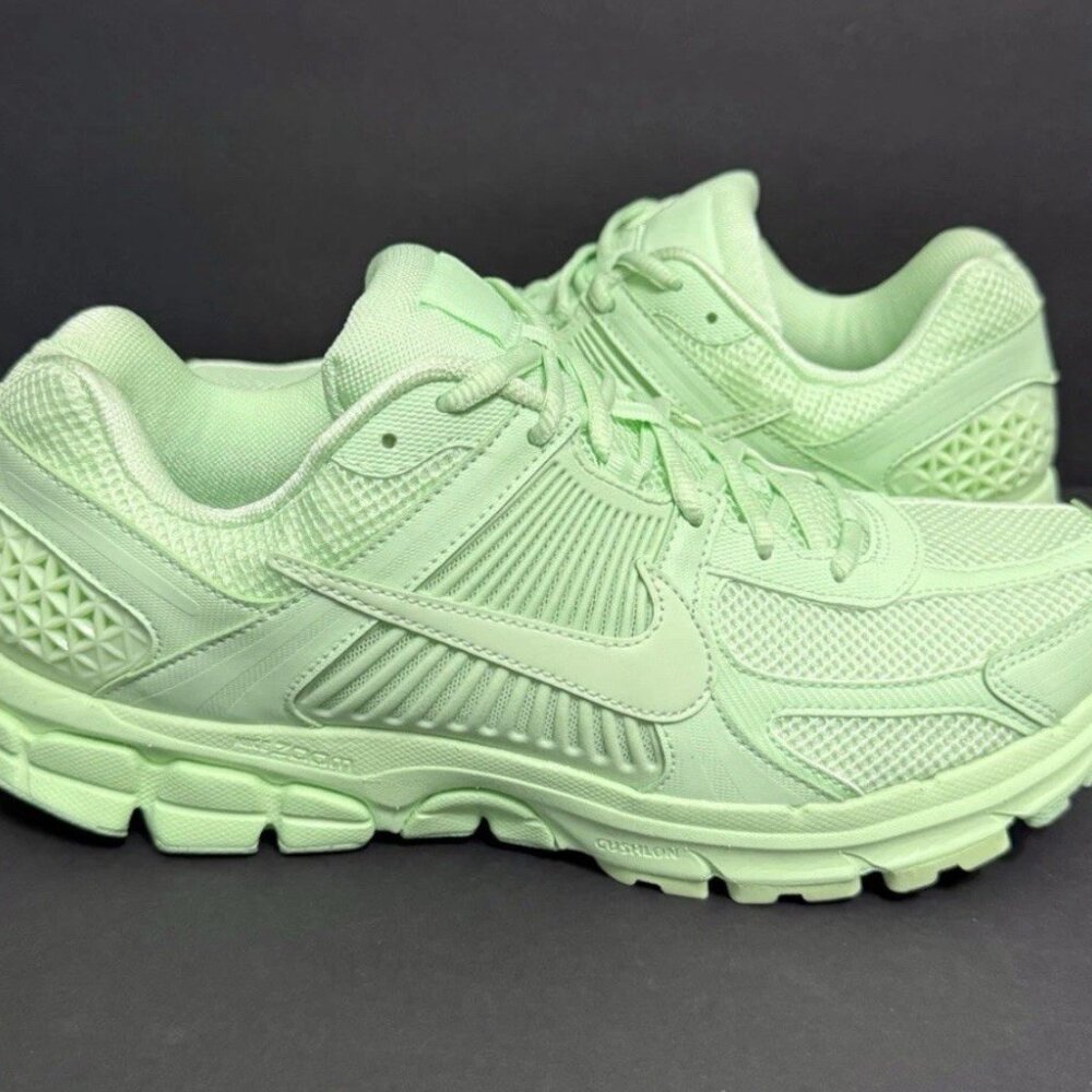 NEW Nike Air Zoom Vomero 5 Pistachio Vapor Green HF5493-301 Men Size 10